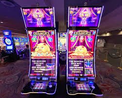 Live dealer table with multiple camera angles on aatoto.com